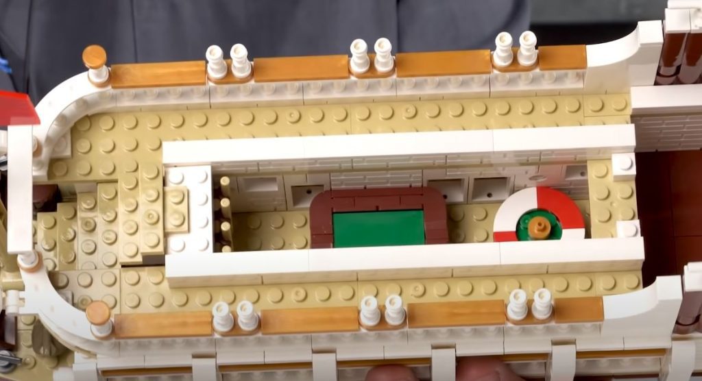 Kasyno wewnątrz parostatku z klocków kompatybilnych z lego