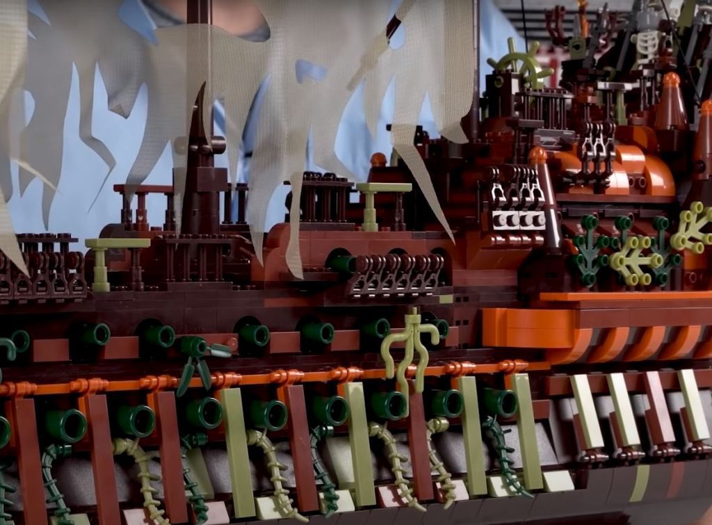 Statek widmo z klocków kompatybilnych z LEGO